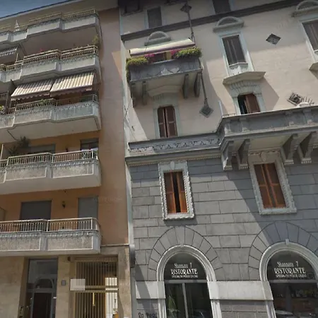 Apartment 5 Giornate Shopping